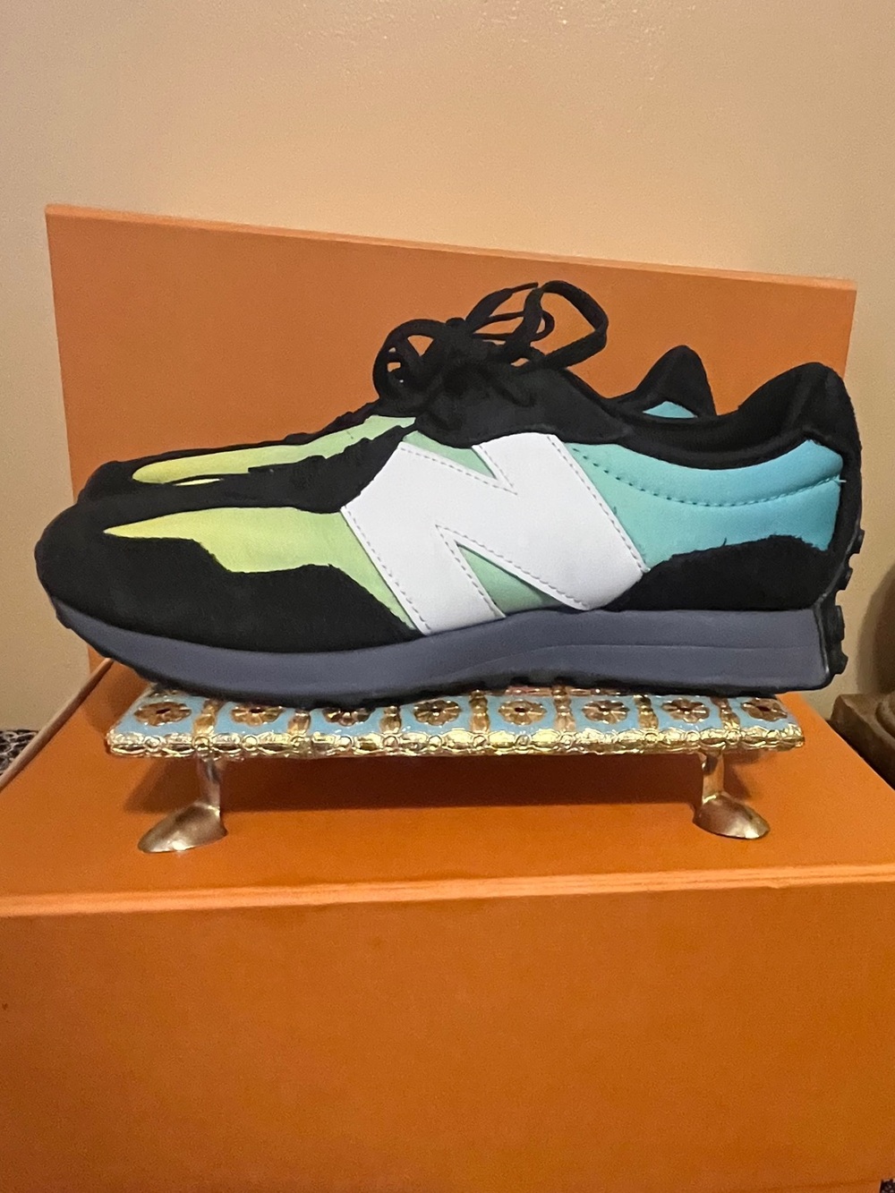 New Balance 327 Shoes Boy  Size 6 - Black Summer Jade Sneakers GS327SA